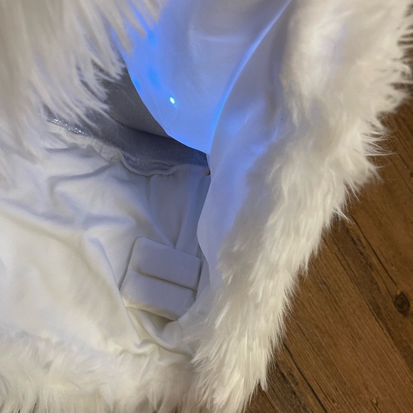 White skirt with Light - Picture 2 of 4